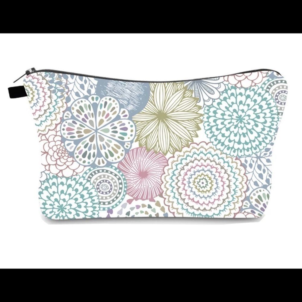 MANDALA COSMETIC BAG‎ - Picture 6 of 8